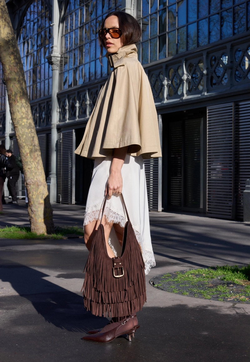 Сумка на плечо с бахромой и пряжкой