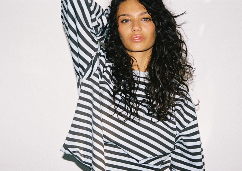 Полосатая футболка с длинными рукавами