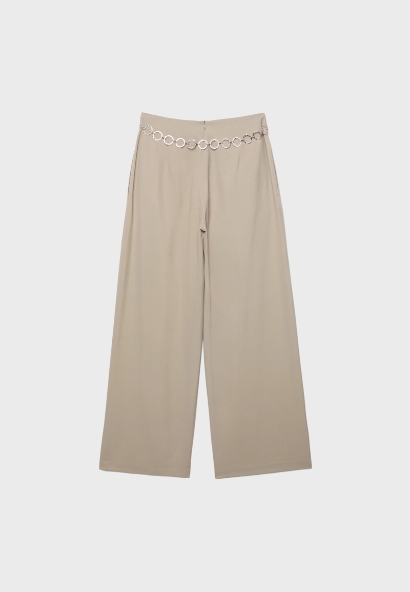 Брюки с защипами и цепочкой