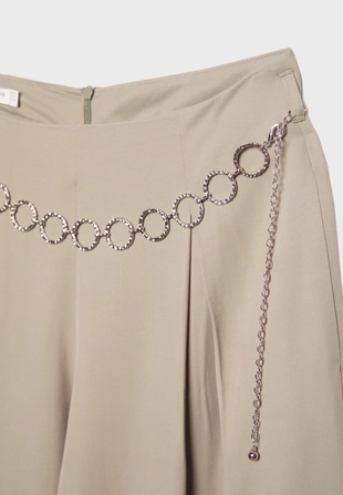 Брюки с защипами и цепочкой- Заказать в России