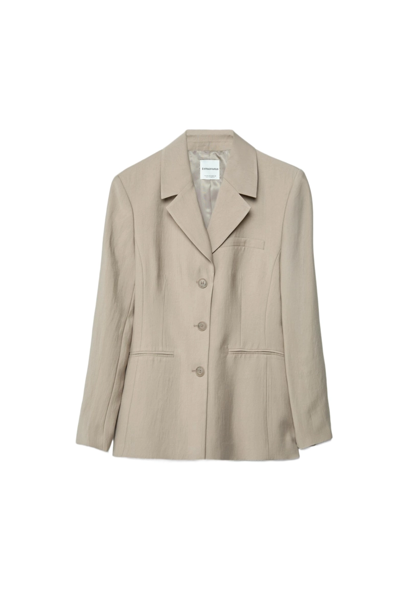 Приталенный блейзер на 3 пуговицах