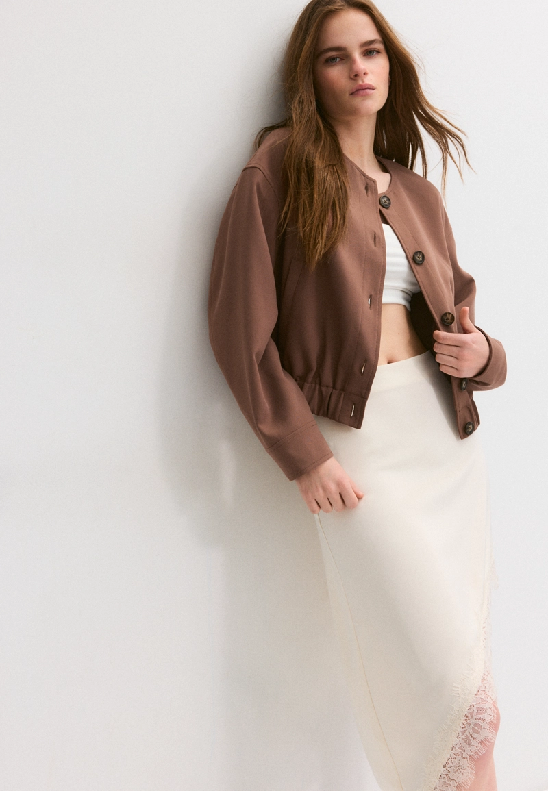 Куртка-бомбер с круглым вырезом