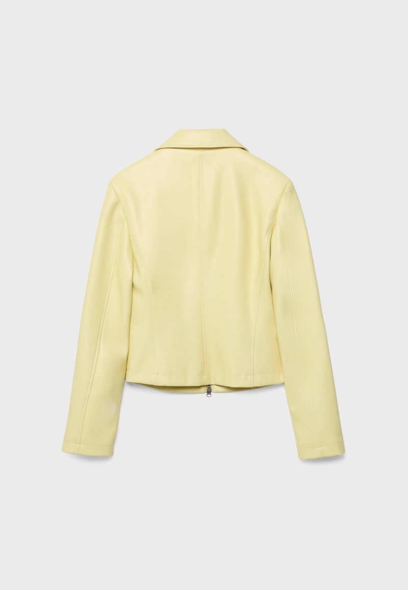 Приталенная куртка из искусственной кожи