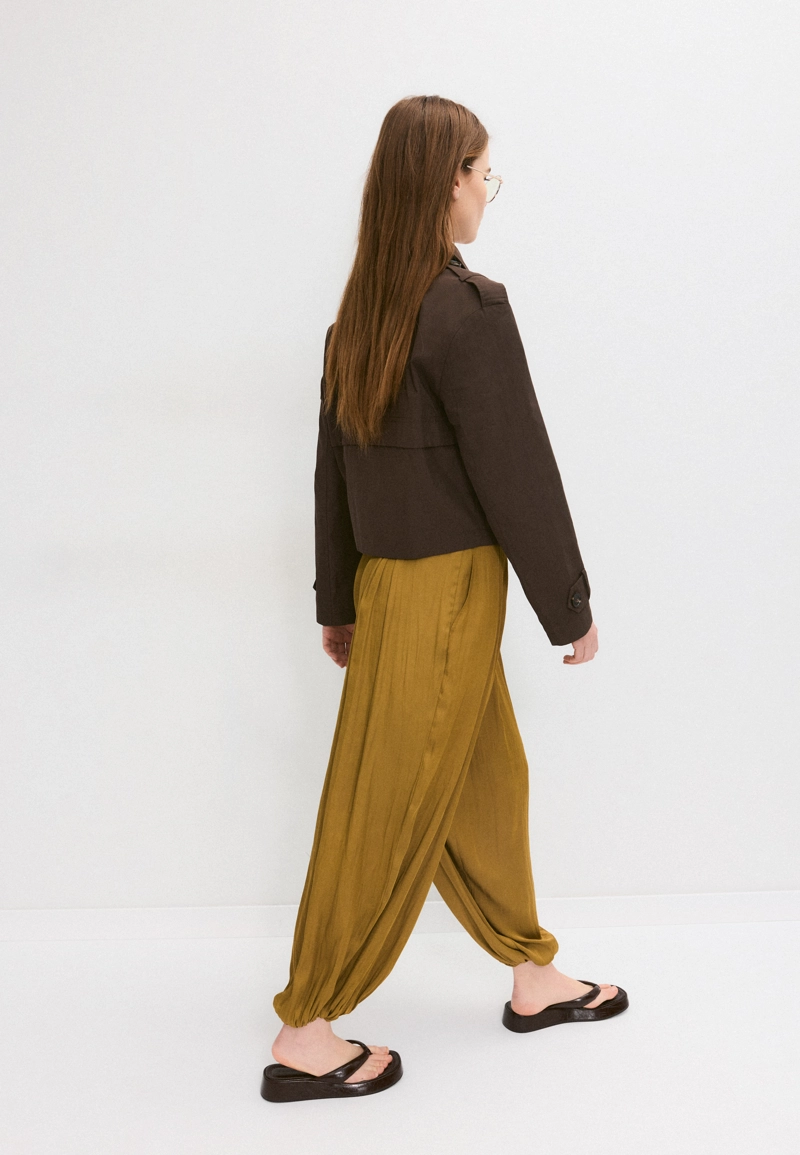 Укороченный двубортный тренч