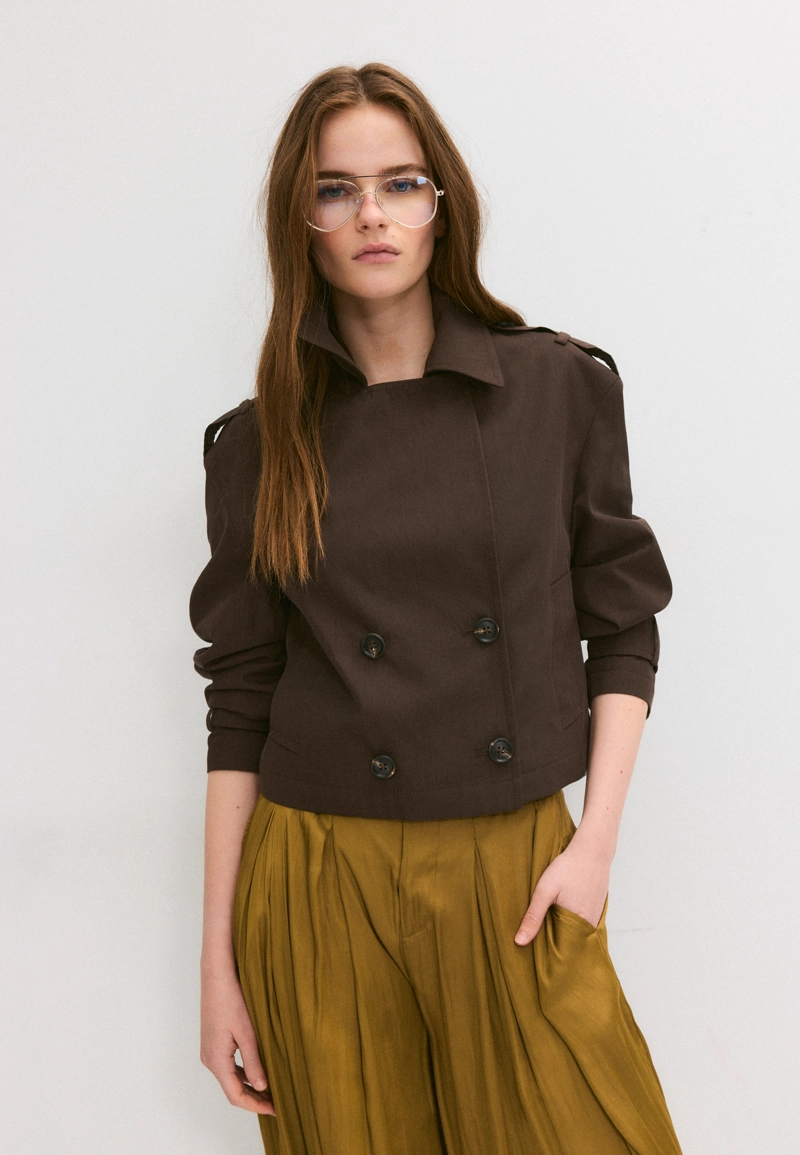 Укороченный двубортный тренч