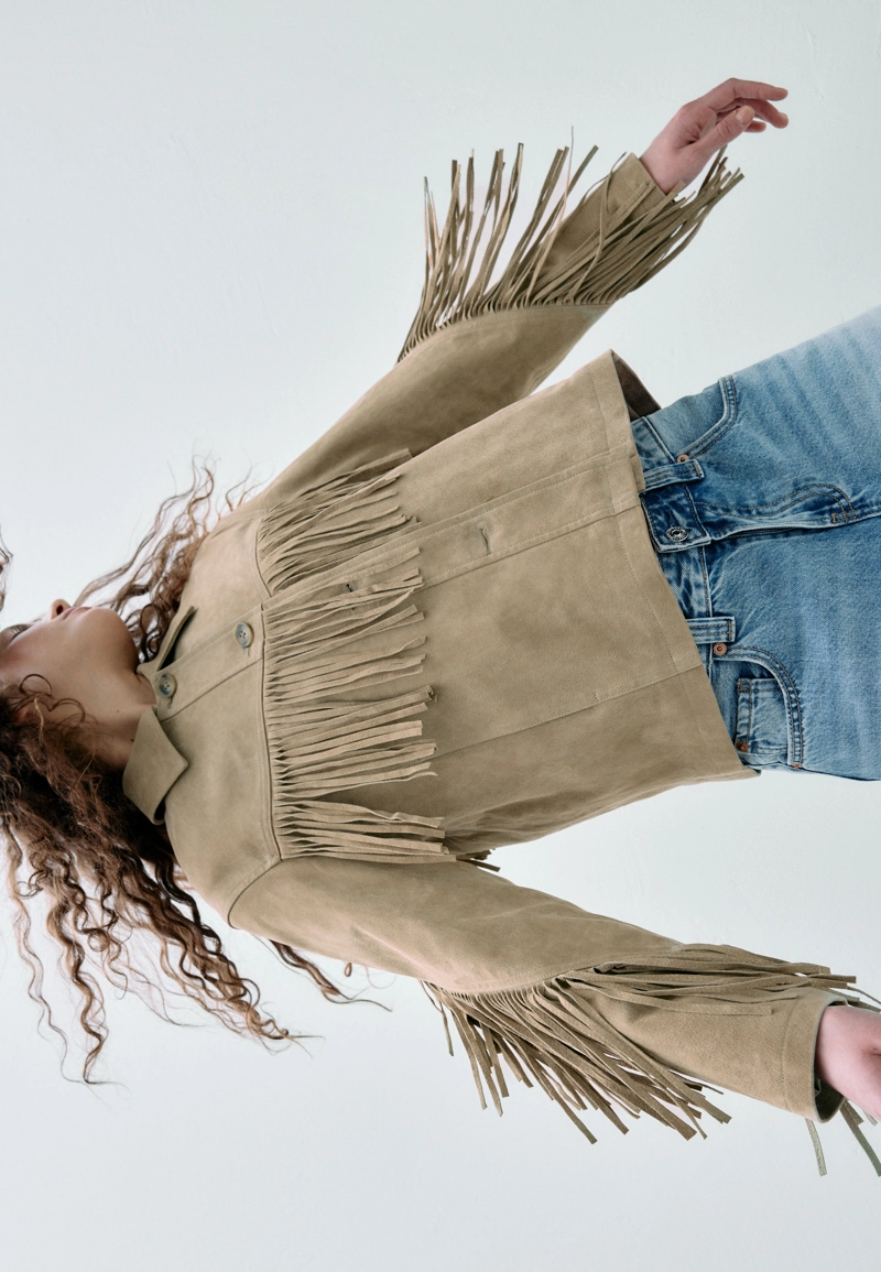 Кожаная куртка с бахромой