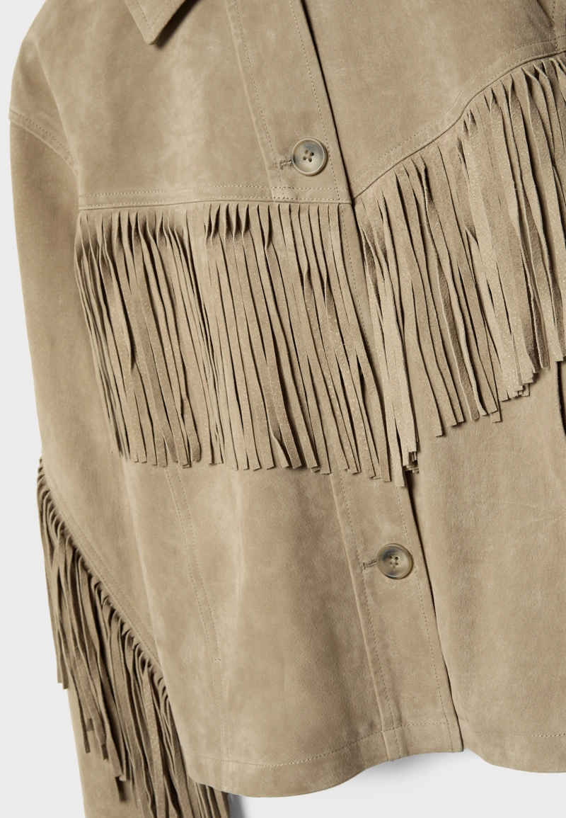 Кожаная куртка с бахромой