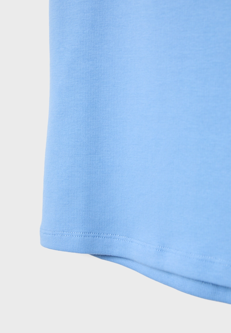 Базовый облегающий топ без рукавов