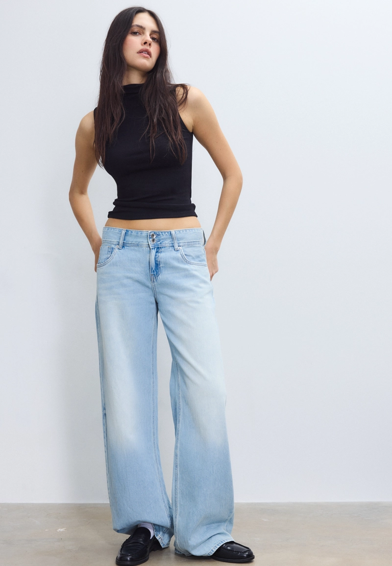 Майка с воротником-трубой