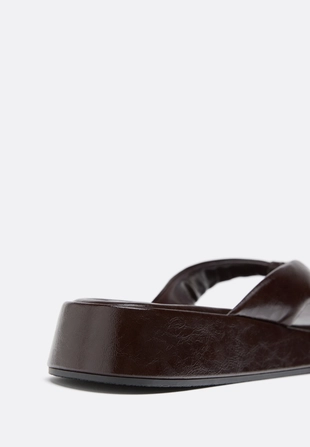 Сандалии-вьетнамки на платформе- Заказать в России