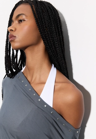 Асимметричная футболка с заклепками- Заказать в России