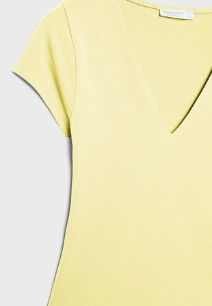 Футболка с короткими рукавами и V-образным вырезом- Заказать в России