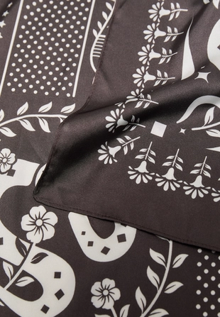 Платок со змеиным принтом- Заказать в России