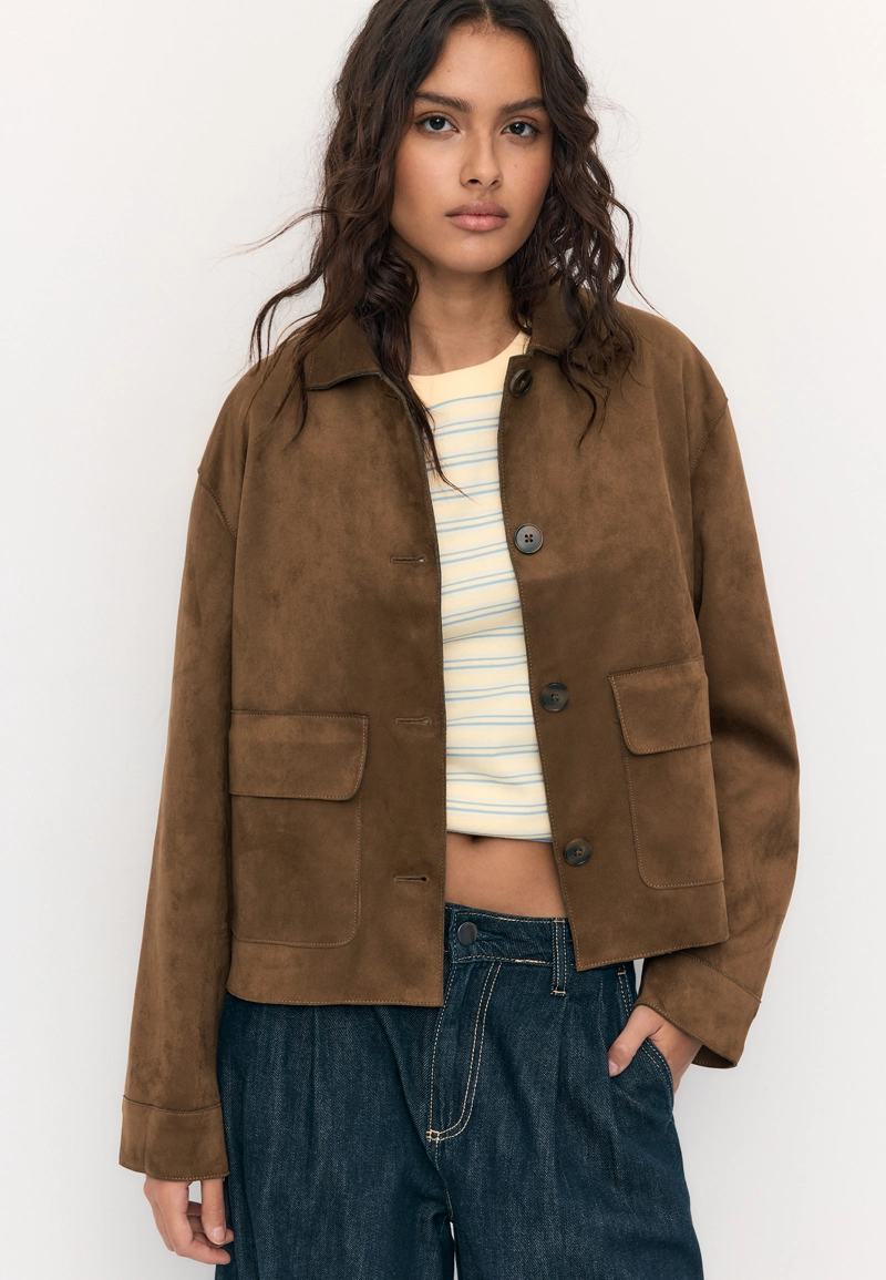 Куртка с карманами из искусственной замши