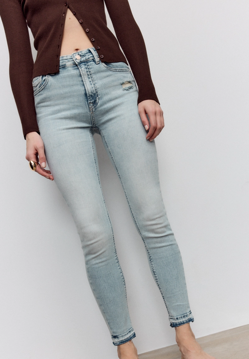 Джинсы скинни D07 с классической посадкой