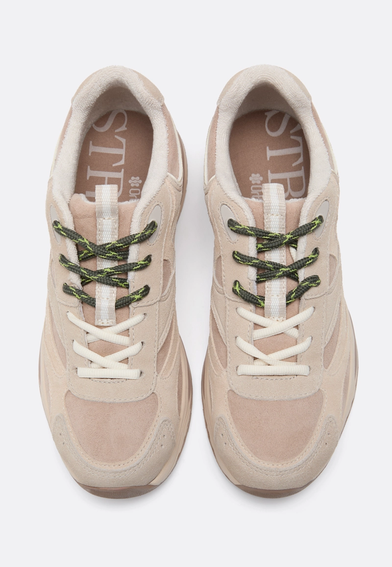 Кроссовки с кожаными деталями