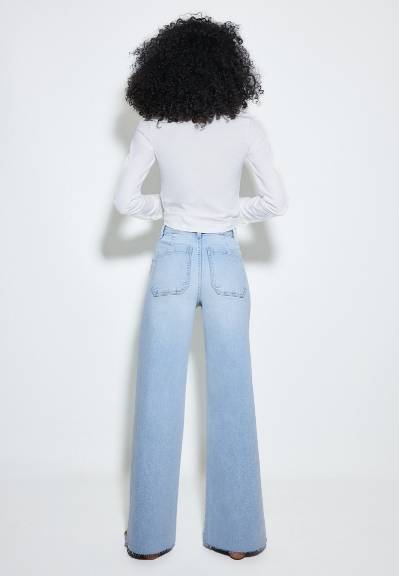 Джинсы прямого кроя с карманами