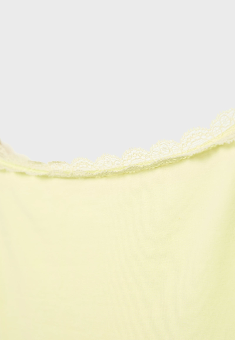 Боди на бретелях с кружевом