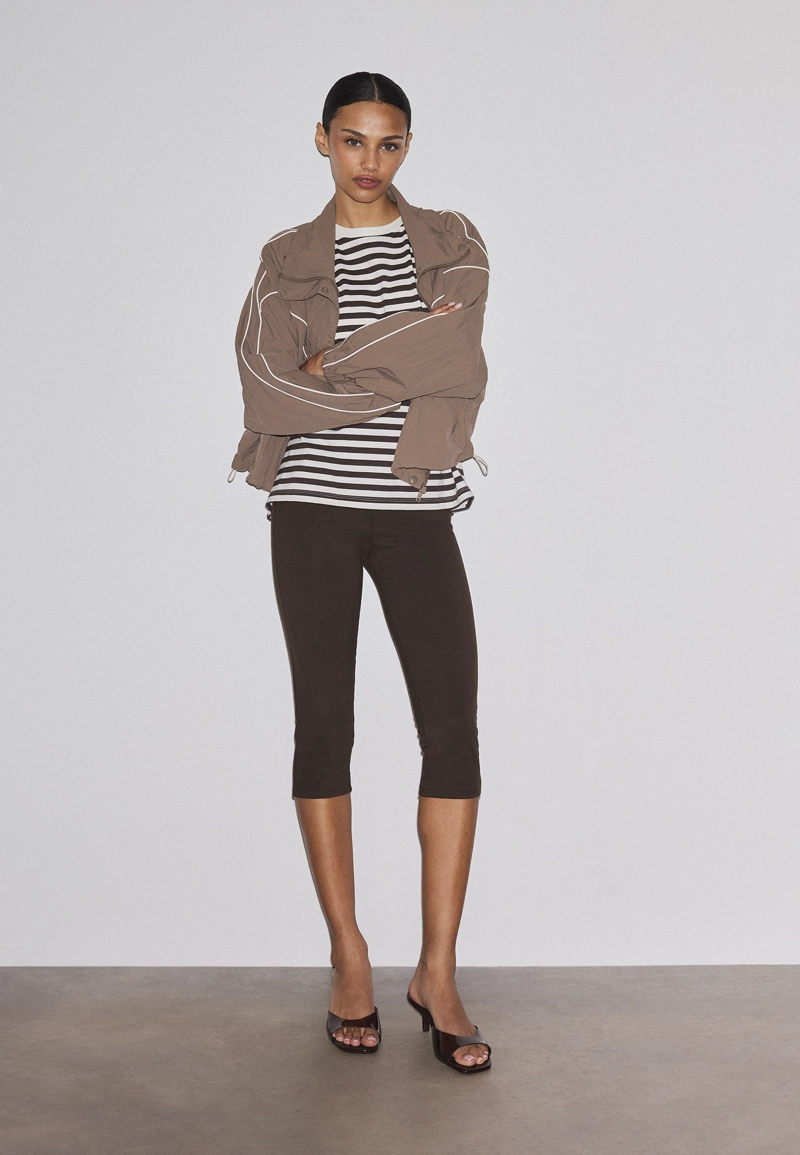 Брюки капри