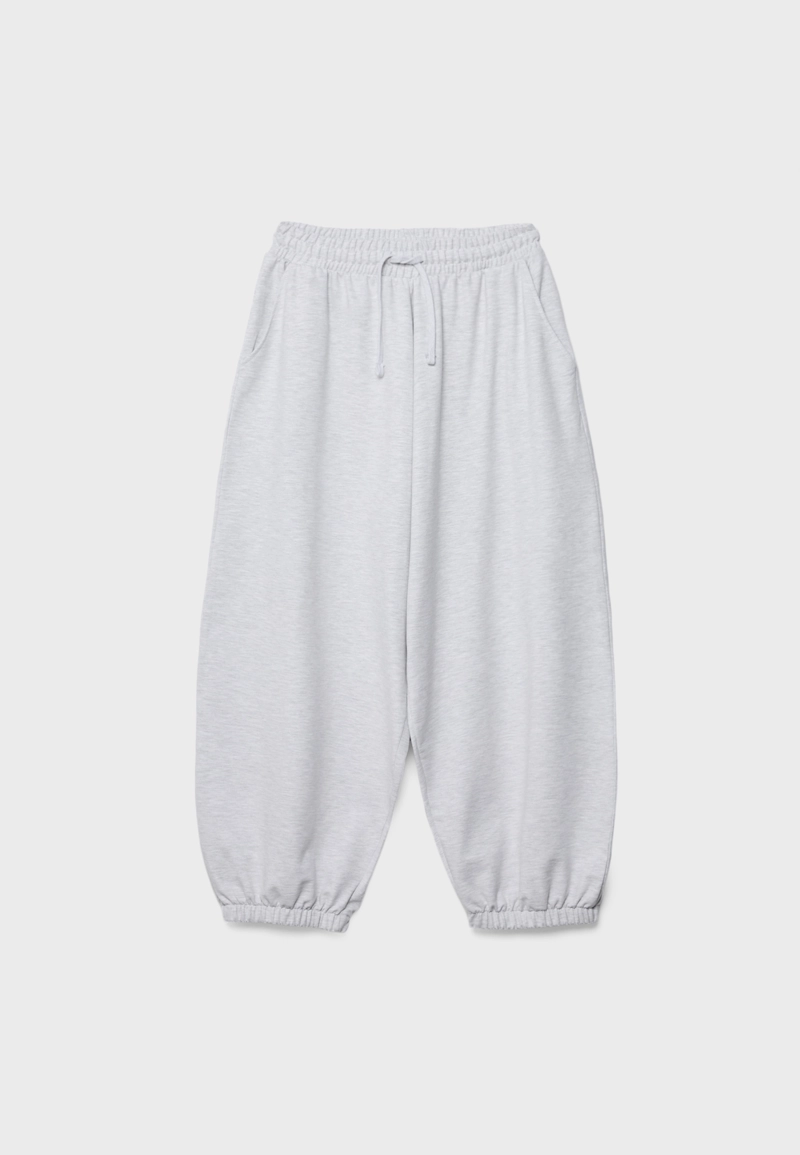 Объемные джоггеры-шаровары