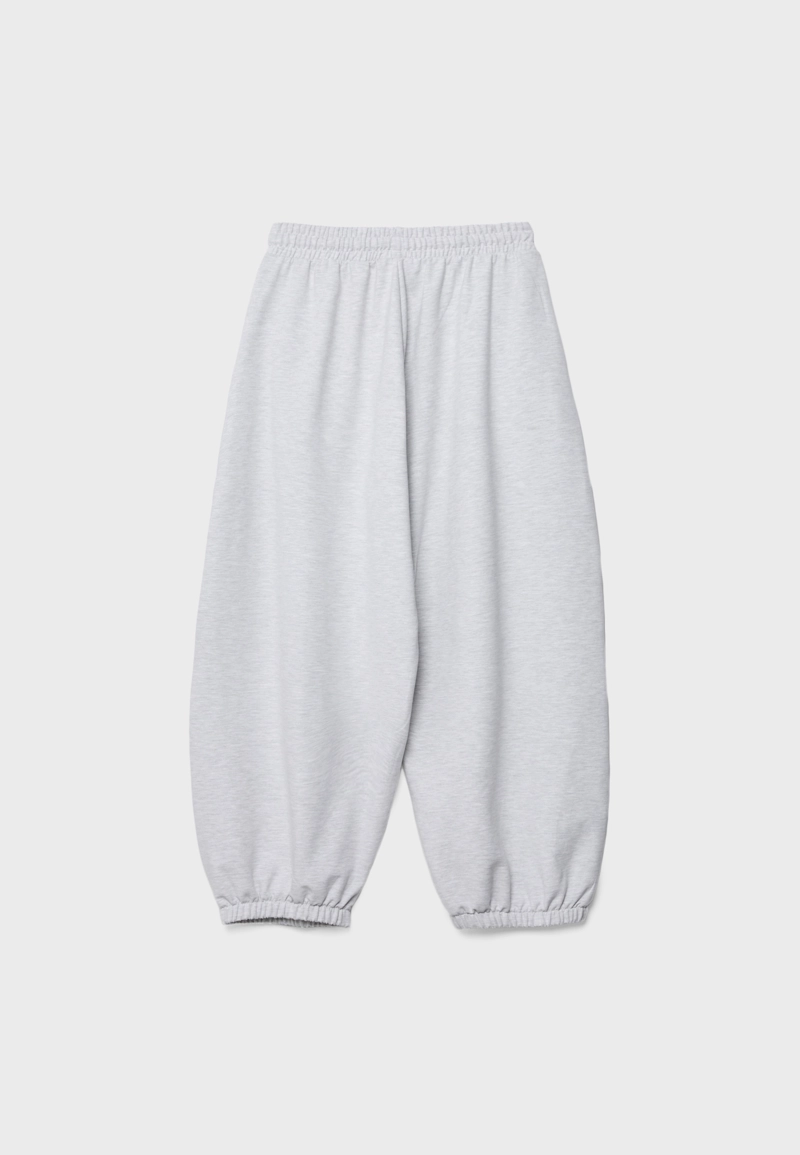 Объемные джоггеры-шаровары