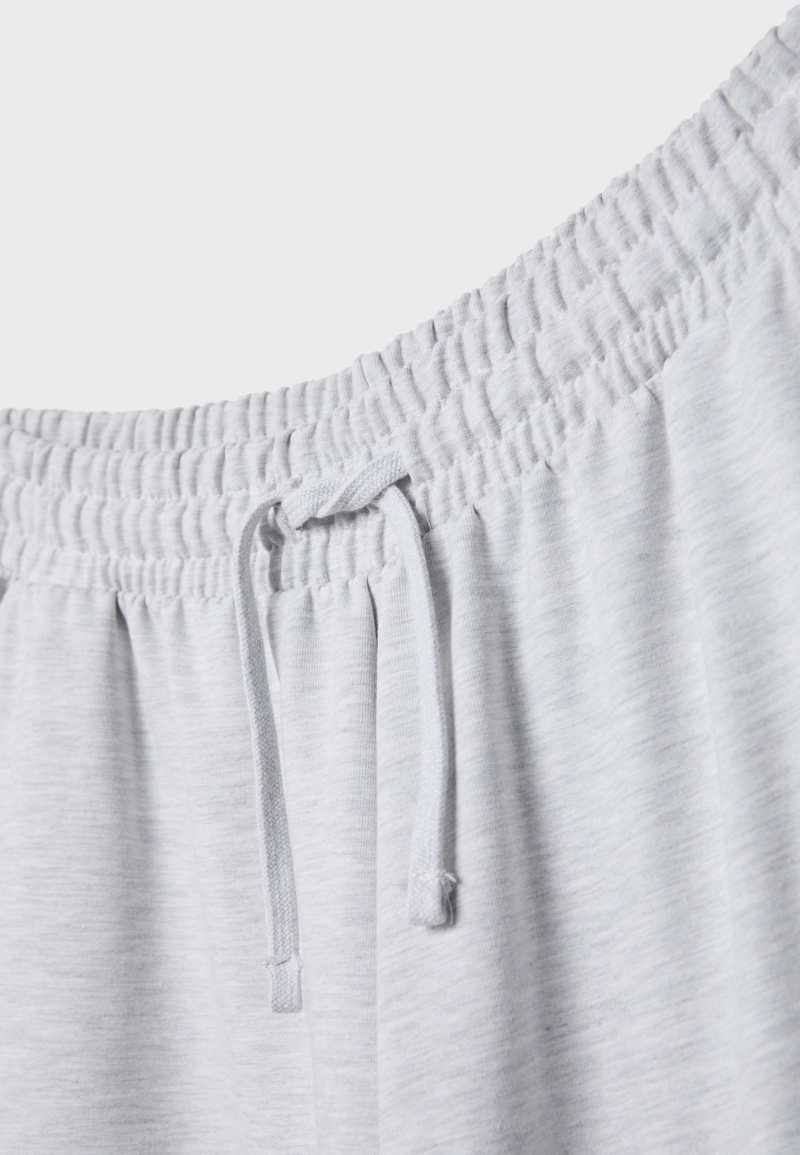 Объемные джоггеры-шаровары