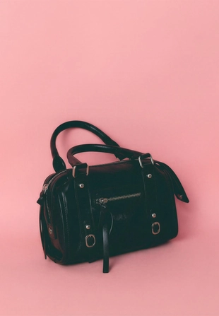 Сумка-боулинг с плечевым ремнем из искусственной кожи- Заказать в России