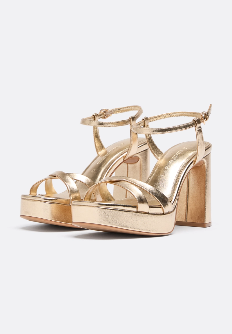 Босоножки на широком каблуке и платформе