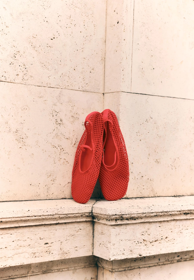 Balerini din plasă cu baretă