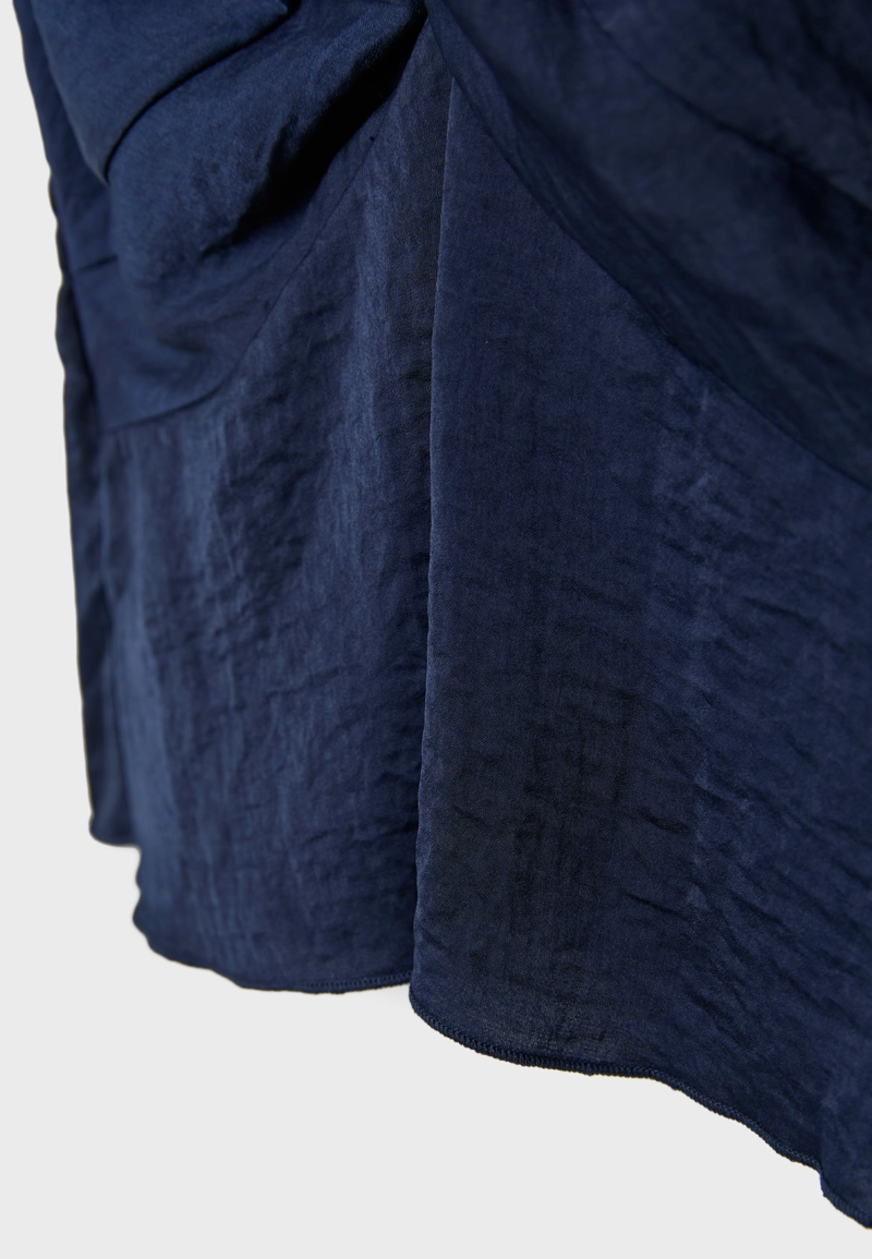 Атласный топ на бретелях