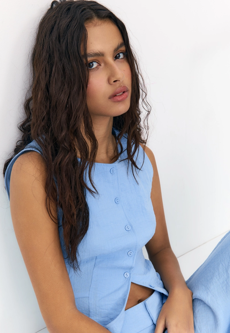 Жилет на пуговицах