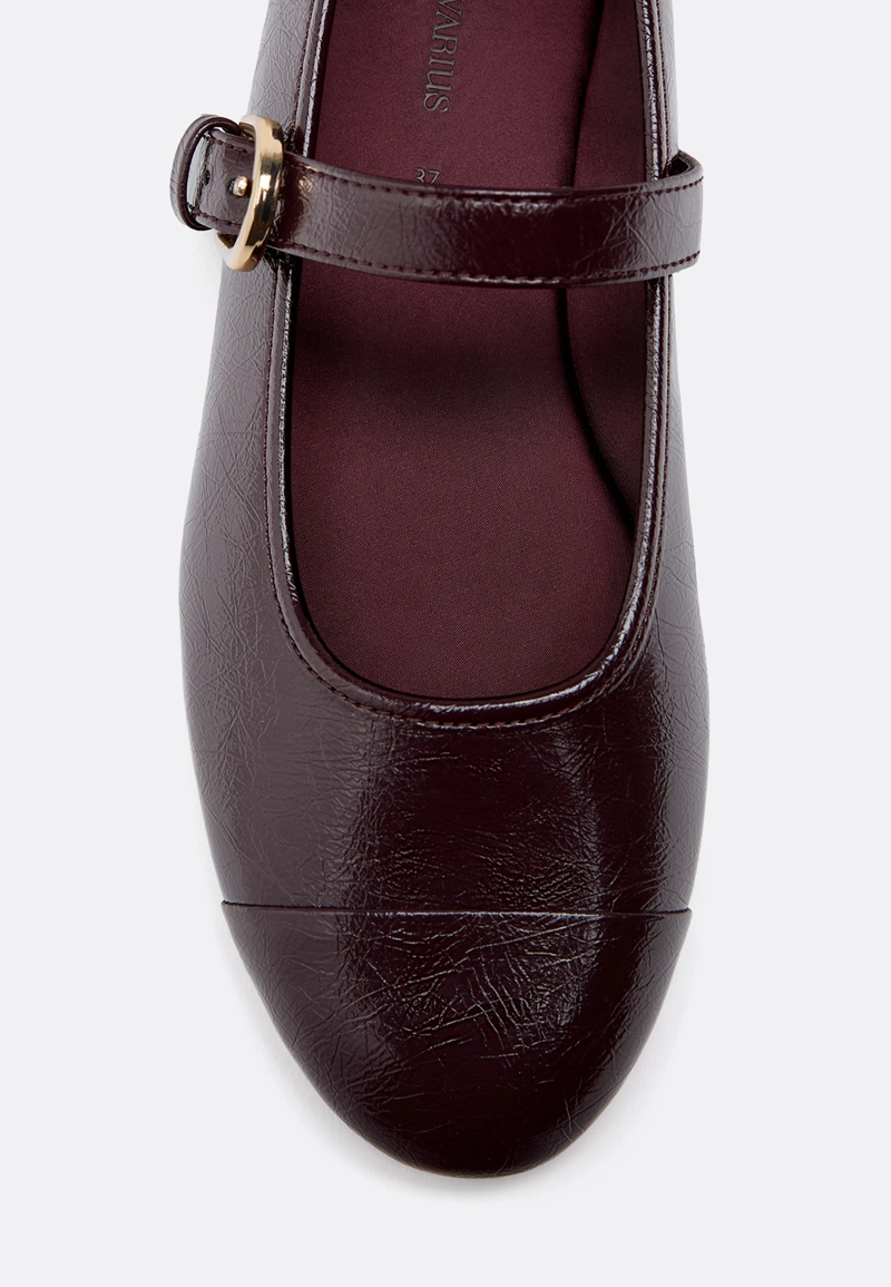 Балетки из искусственной кожи с носом