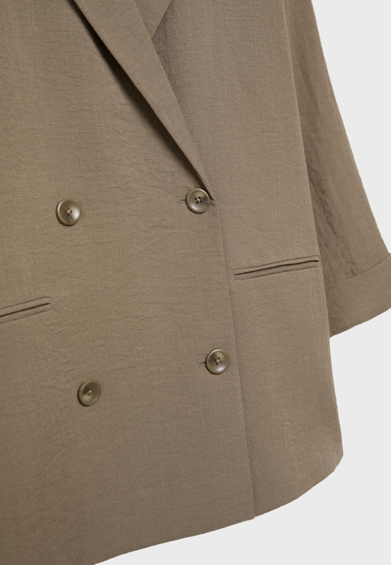 Свободный двубортный пиджак