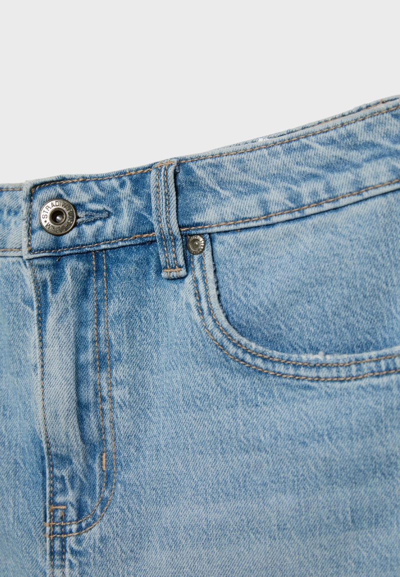 Джинсовая мини-юбка