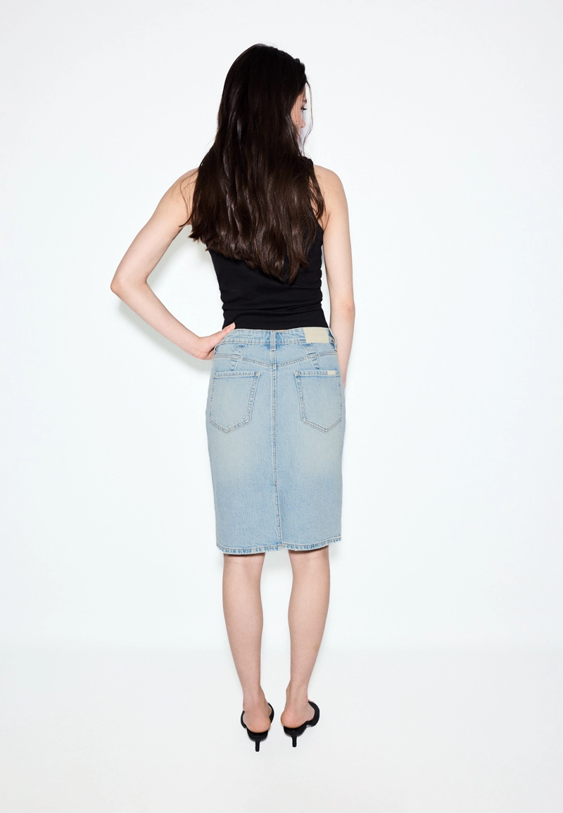 Джинсовая мини-юбка