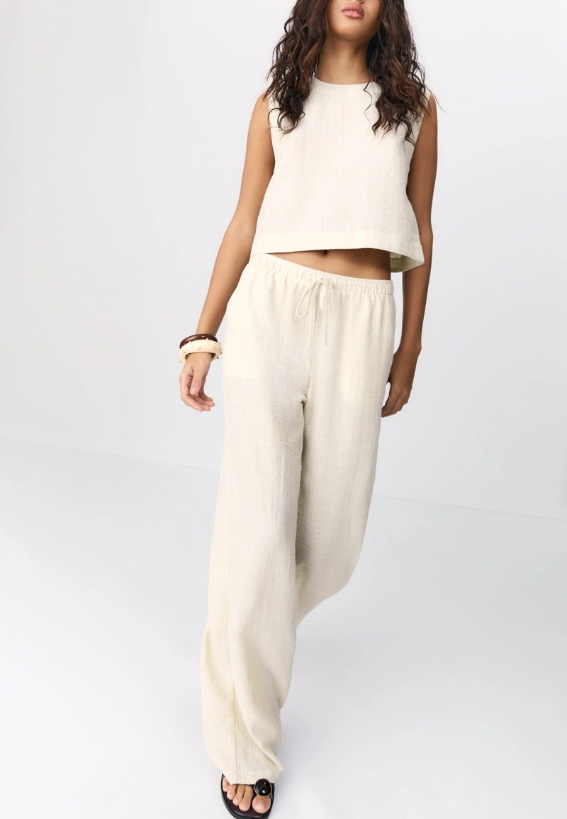Свободные брюки под лён с металлической нитью