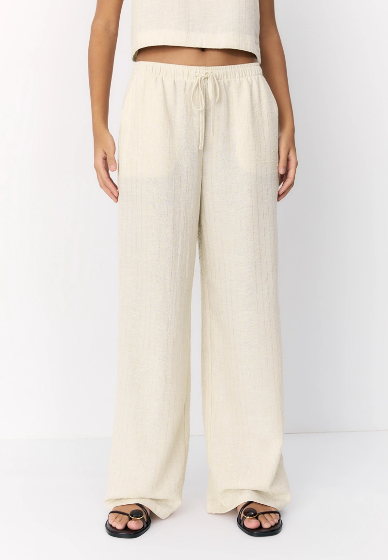 Свободные брюки под лён с металлической нитью