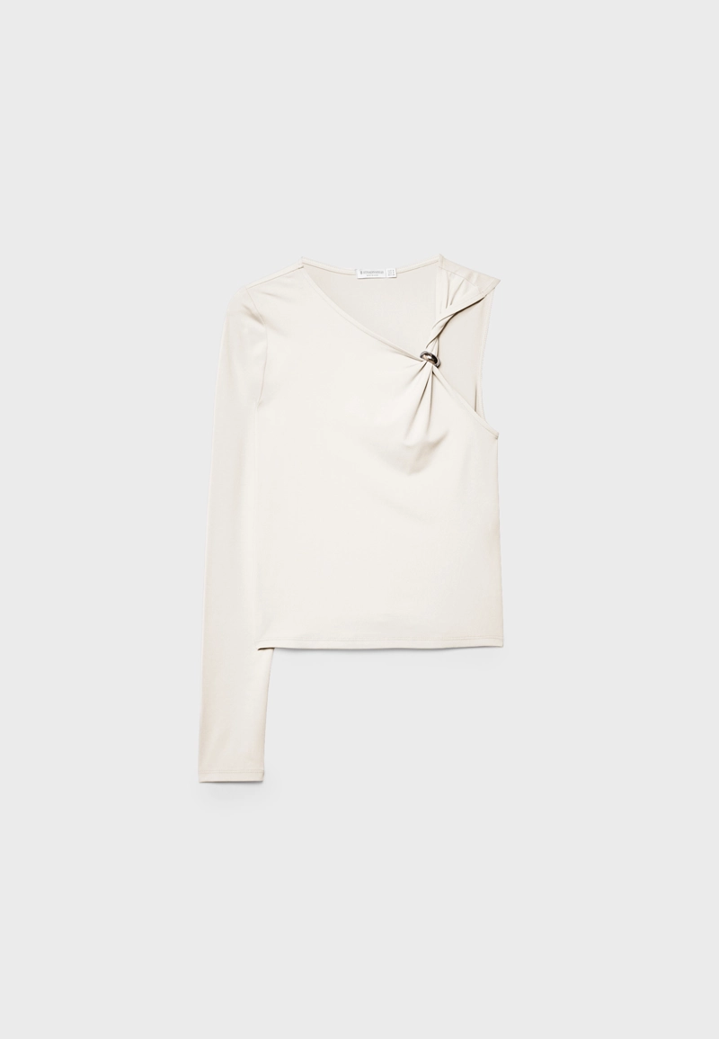 Асимметричная футболка с металлической пряжкой