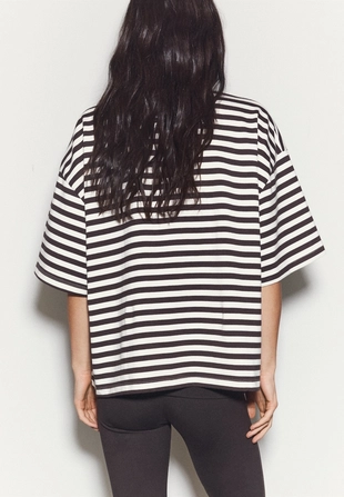 Футболка Boxy с короткими рукавами- Заказать в России