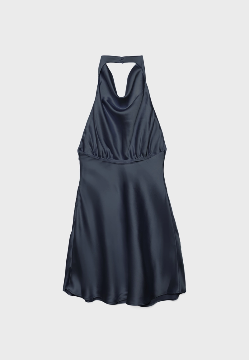 Короткое атласное платье с горловиной халтер