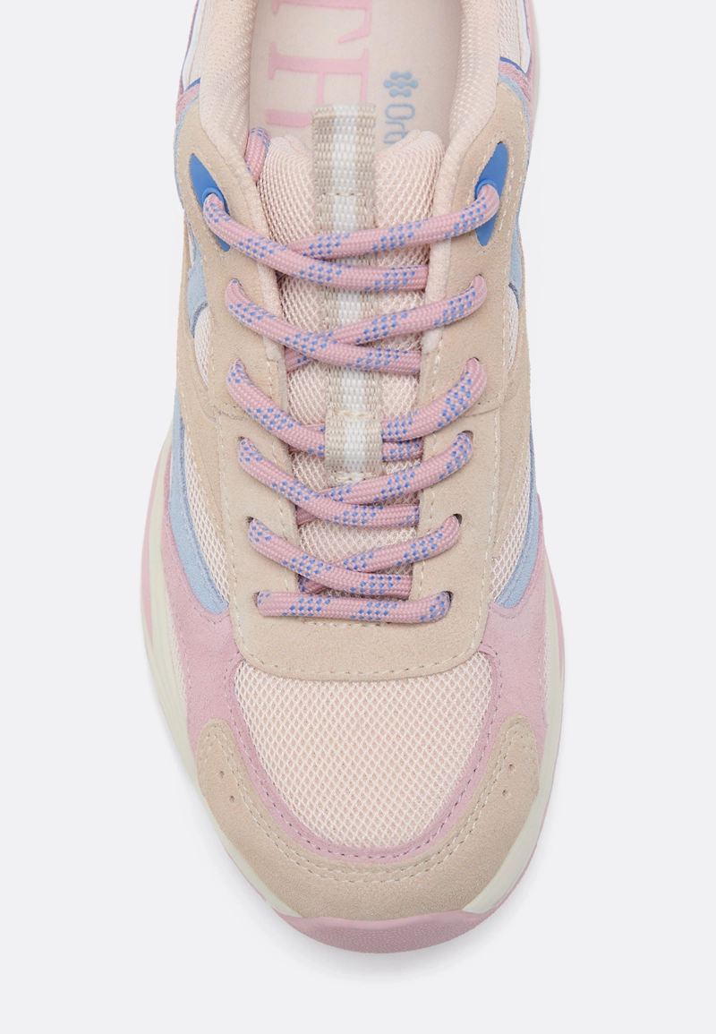 Кроссовки на платформе