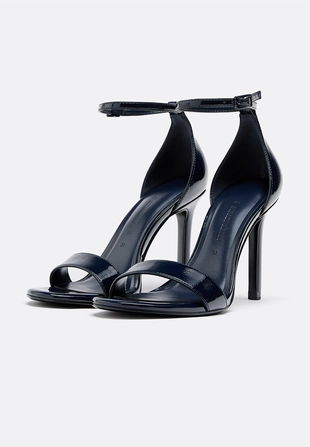 Босоножки на каблуке с ремешками- Заказать в России