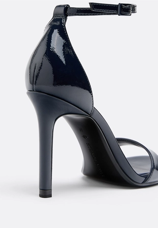 Босоножки на каблуке с ремешками- Заказать в России