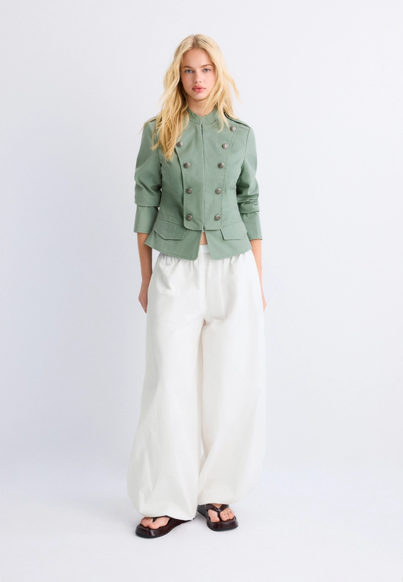 Пиджак в стиле милитари