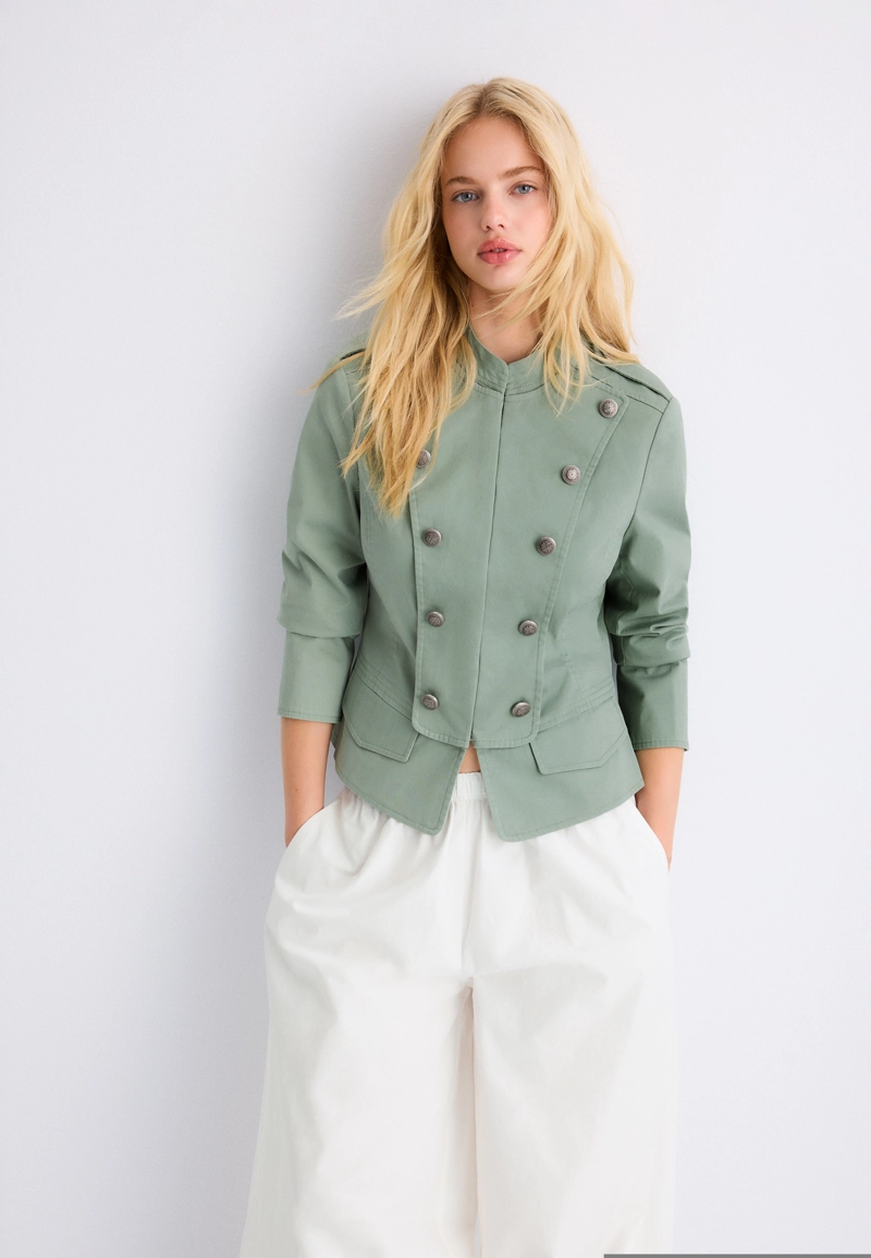 Пиджак в стиле милитари