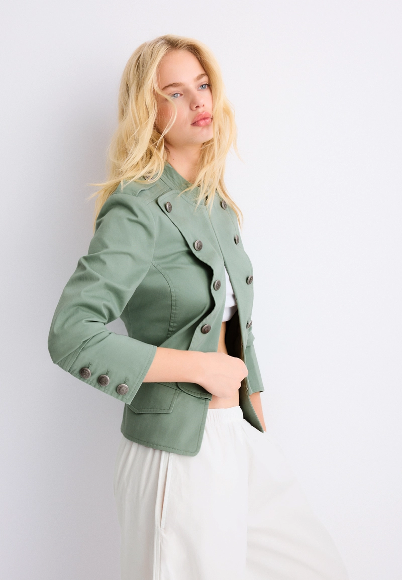 Пиджак в стиле милитари