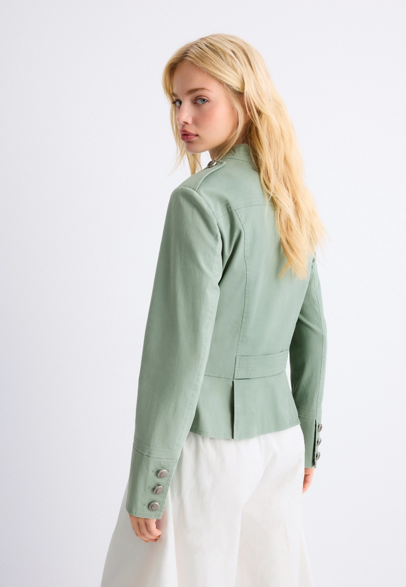 Пиджак в стиле милитари