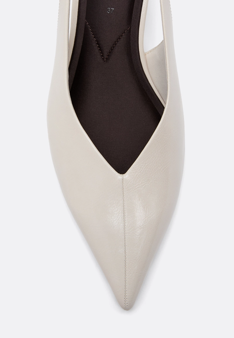 Туфли с V-образным вырезом на каблуке
