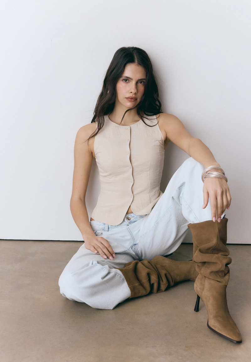 Жилет на пуговицах