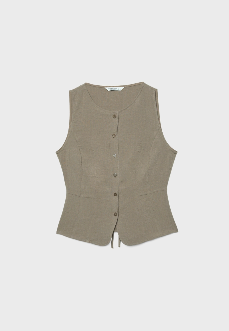 Жилет на пуговицах